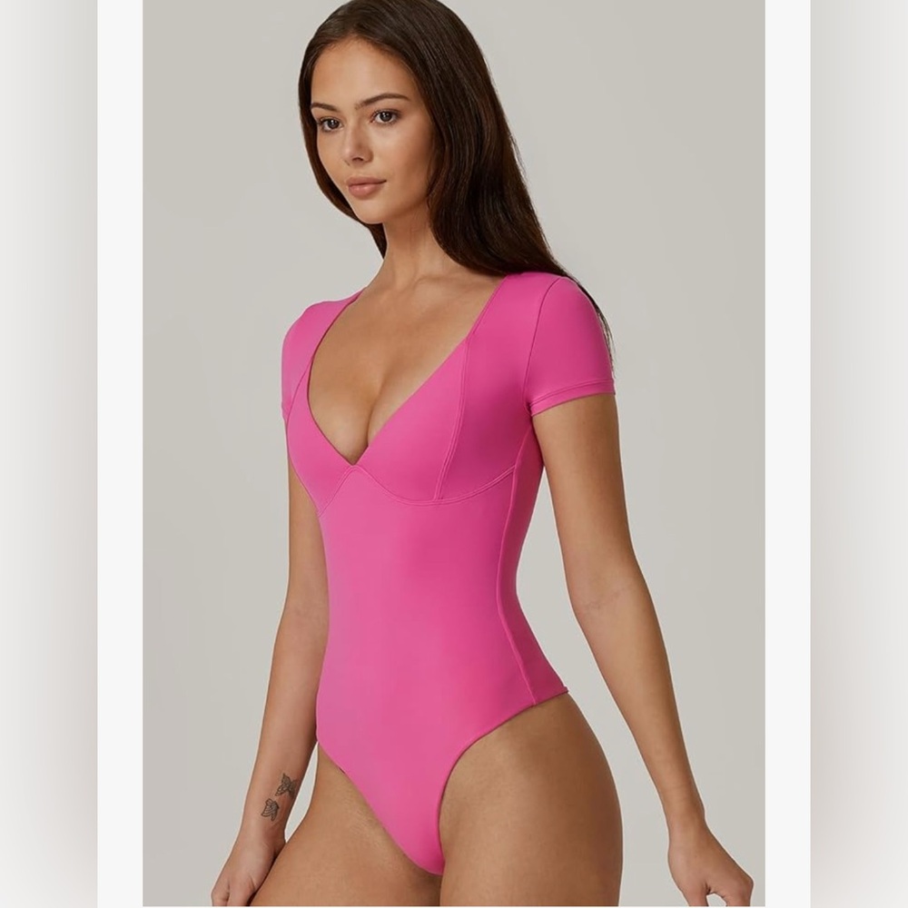 V Neck Short Sleeve Seamed Cup Going Out Top / Bodysuit - Hot Pink
